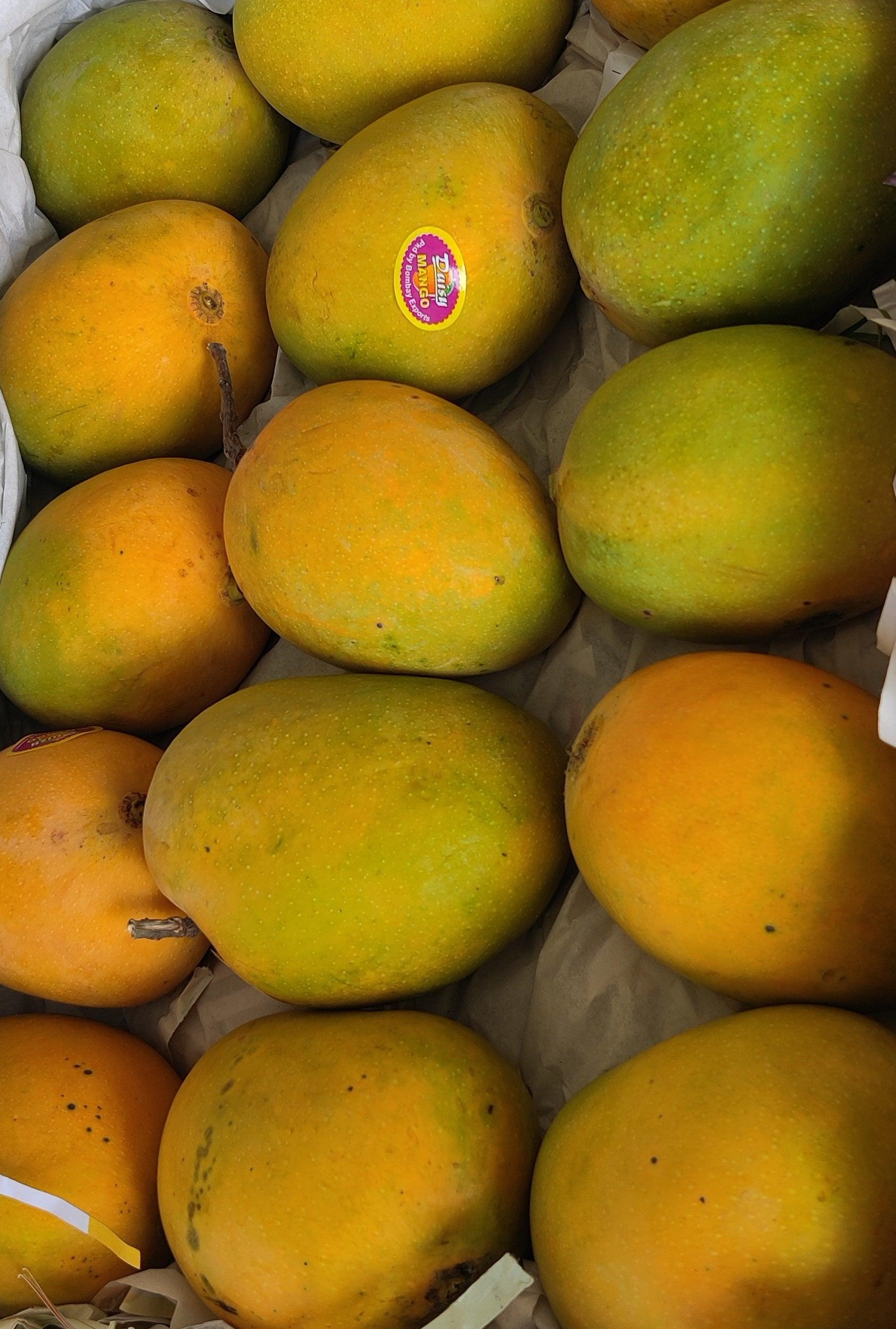 Buy Fresh Alphonso Mangoes (Indian) in UAE – Fresh Mangoes in UAE